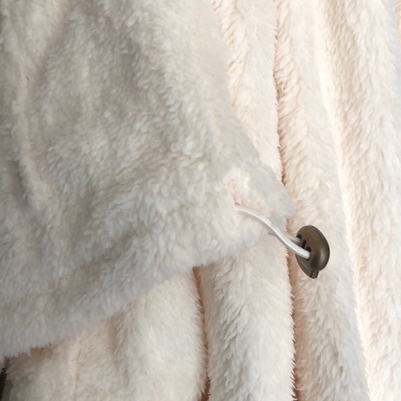 *CLOSING BOUTIQUE* - Picture 7 of 8